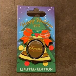 2019 Disney Polynesian Limited Edition Holiday Pin